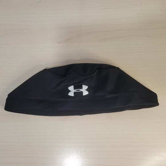 UNDER ARMOUR Black Breathable Skull Cap w/ White Logo EUC Athletic Sporty - Picture 1 of 4